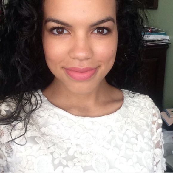 Meet your Posher, Ivanna - Picture 2 of 2